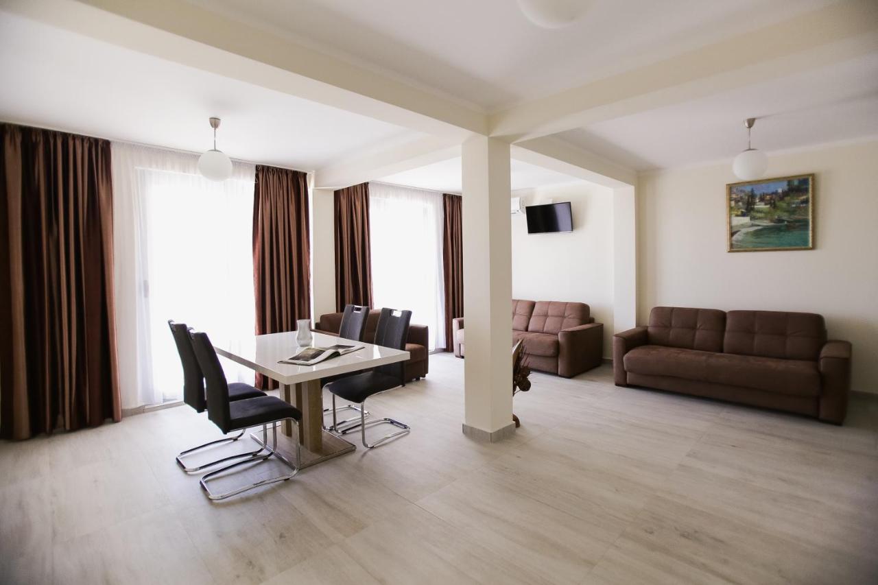 Villa Blanca Petrovac Rum bild