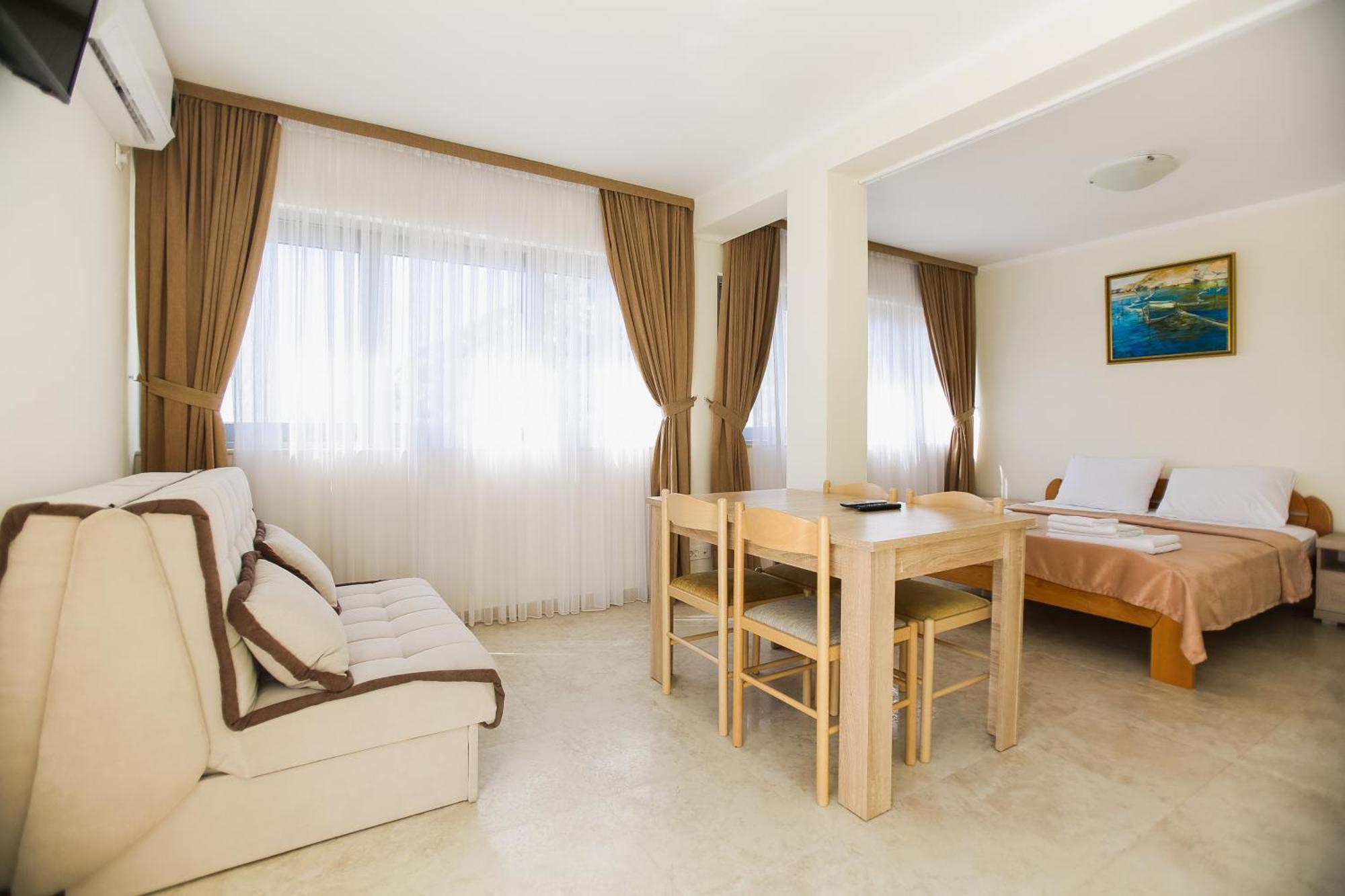 Villa Blanca Petrovac Rum bild